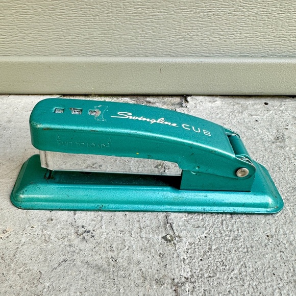 Swingline Cub Stapler - Picture 10 of 16